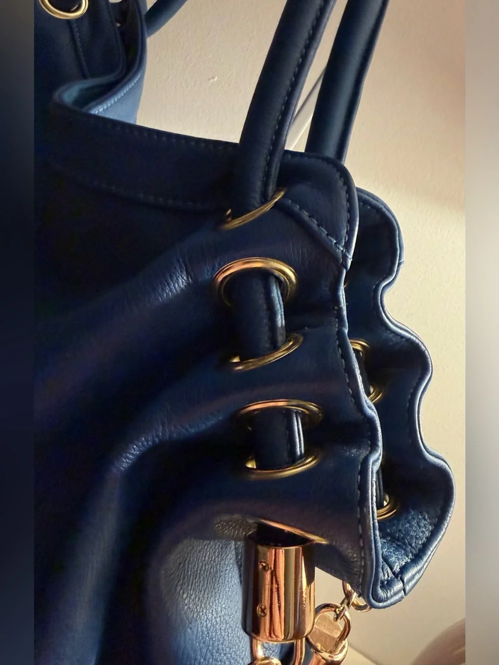 AmeriLeather “Musette” Large Bright Blue Leather Handbag.